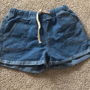 Sinched waist jean shorts
